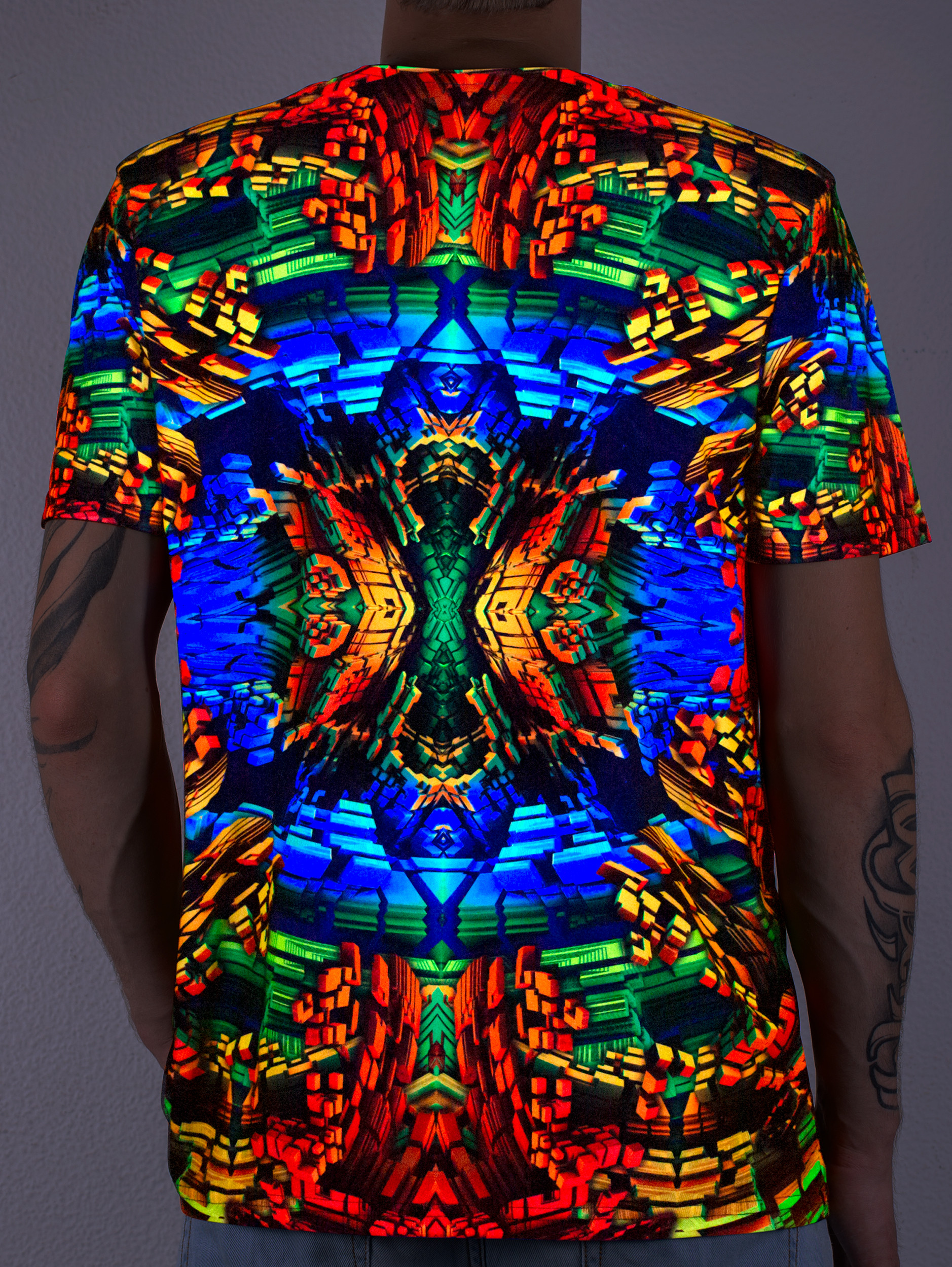 Кислотная рубашка. Кислотная рубашка мужская. Футболка солнцезащитная детская olaian. Футболки ярких неоновых цветов мужские. Кислотная футболка мужская.