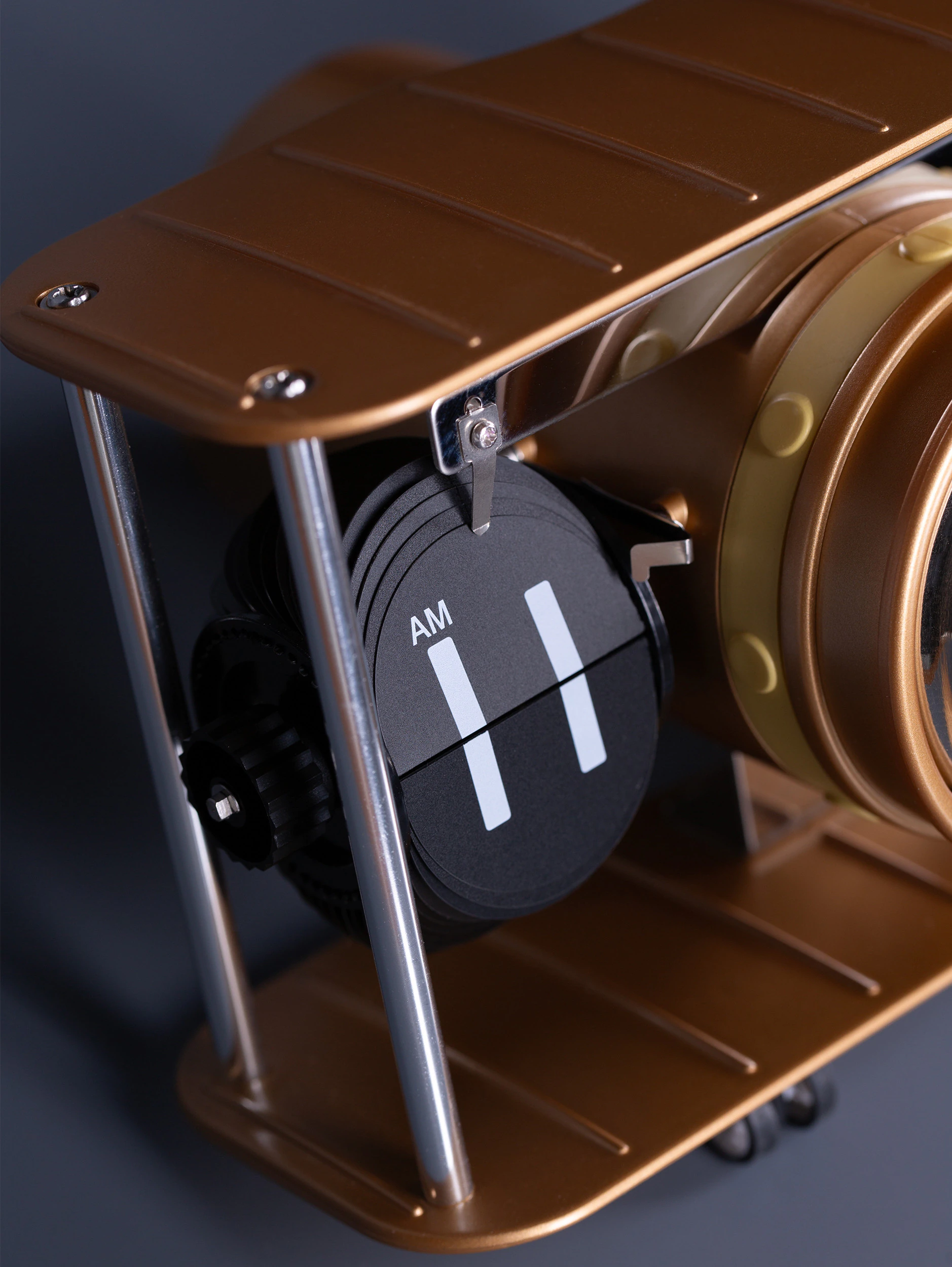 Перекидные часы Flip-Clock «Самолёт» с вращающимся пропеллером Gold