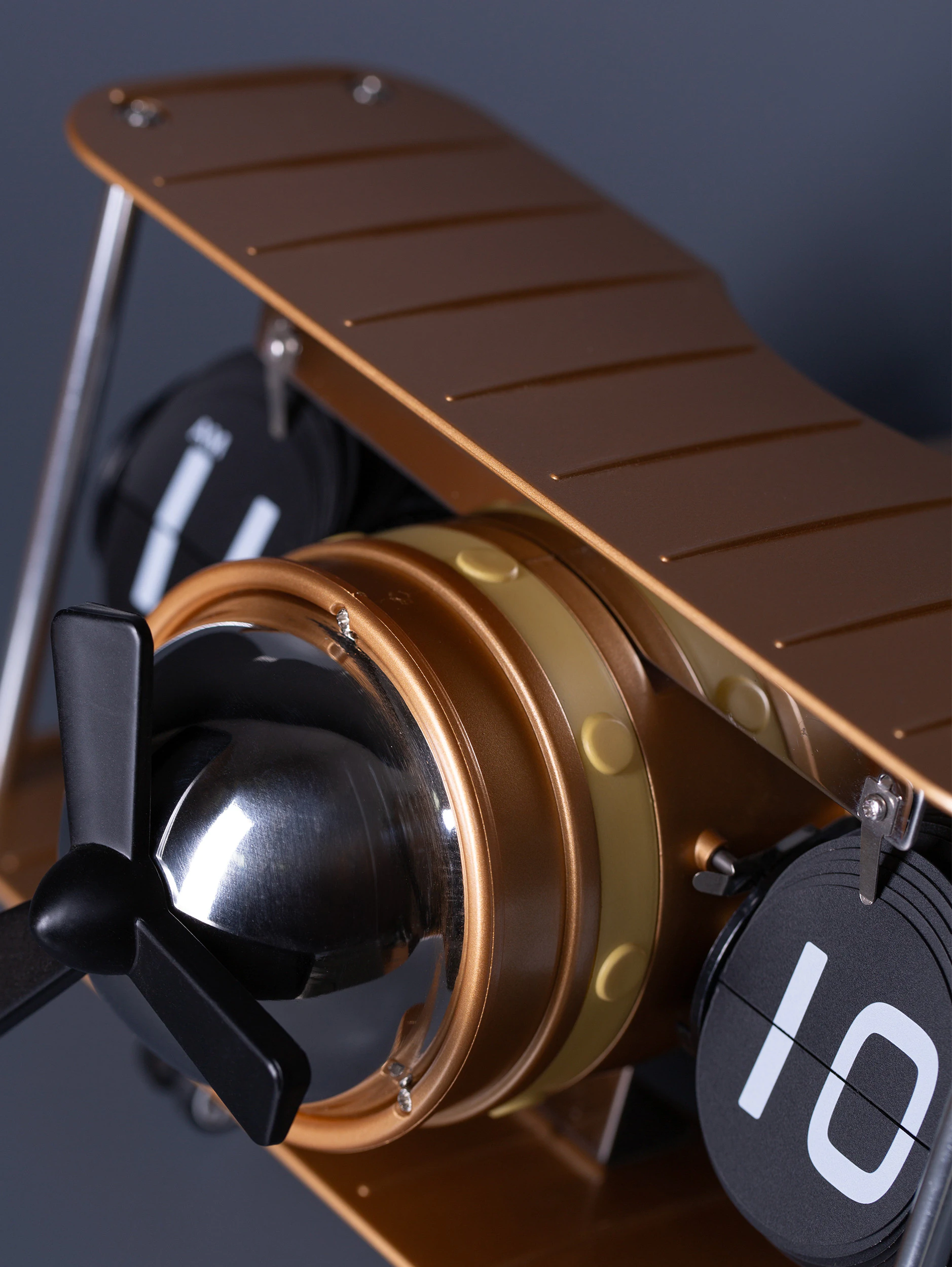 Перекидные часы Flip-Clock «Самолёт» с вращающимся пропеллером Gold