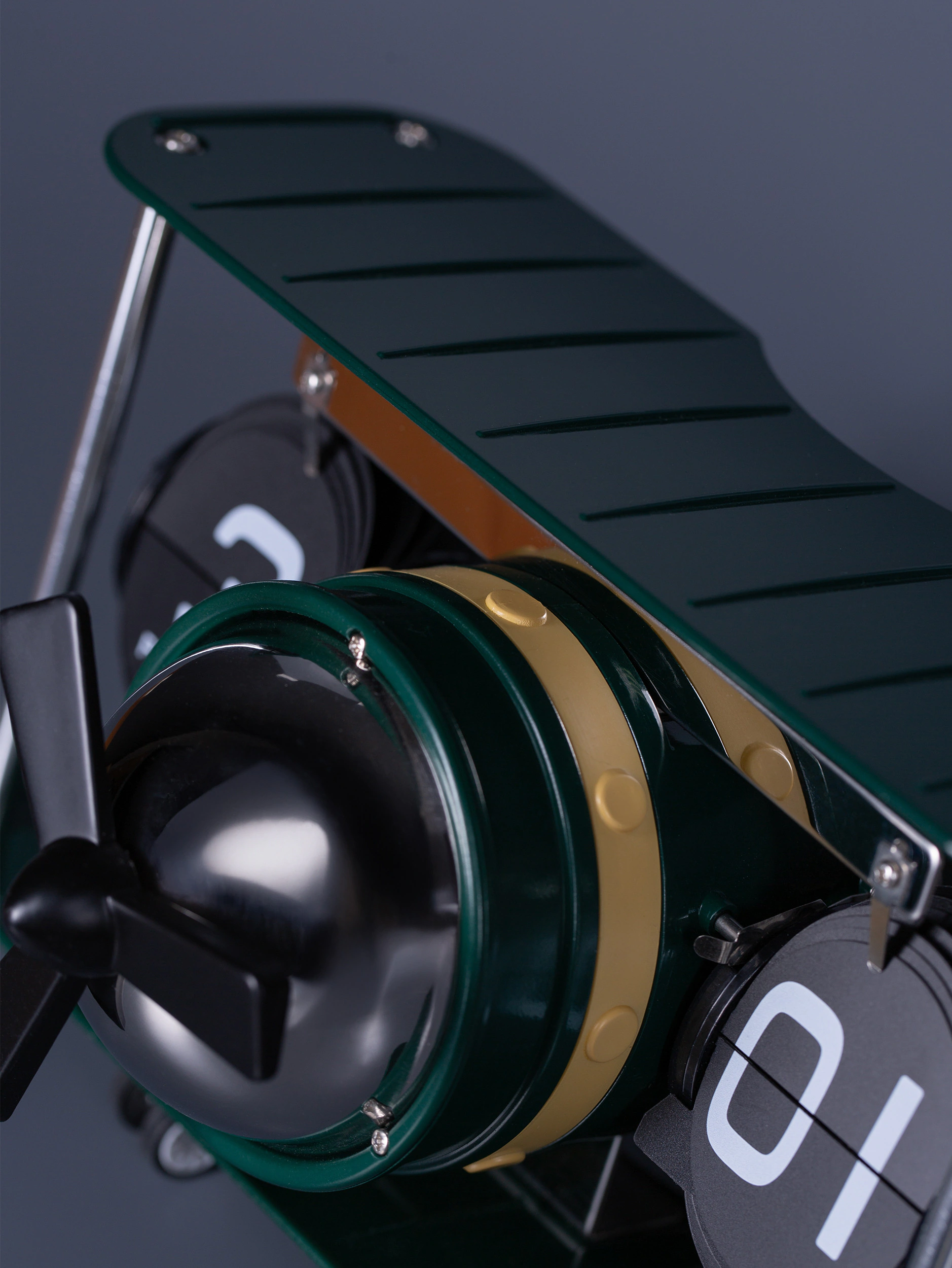 Перекидные часы Flip-Clock «Самолёт» с вращающимся пропеллером Green