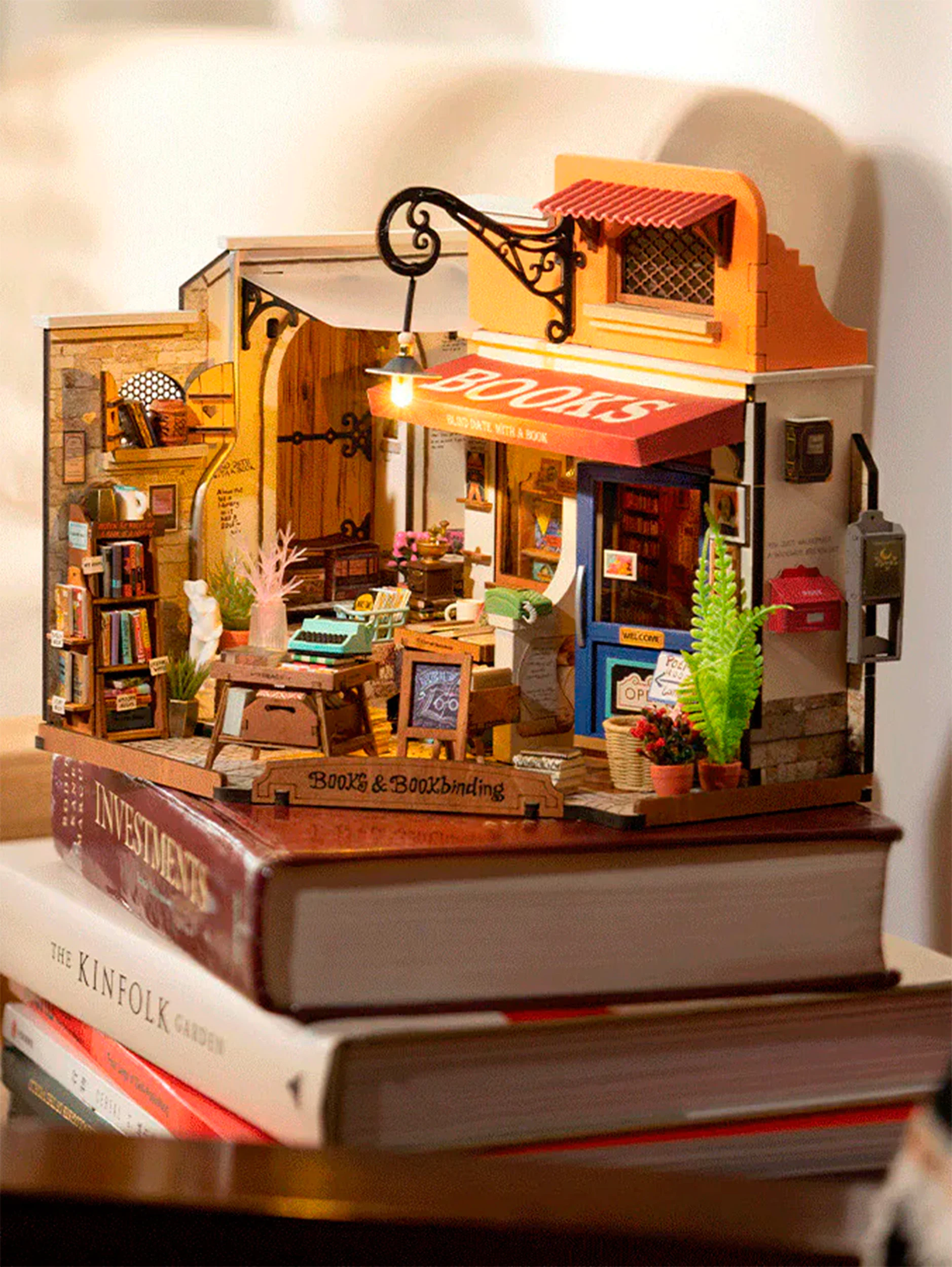 Румбокс интерьерный конструктор Книжный магазин на углу Robotime Corner Bookstore