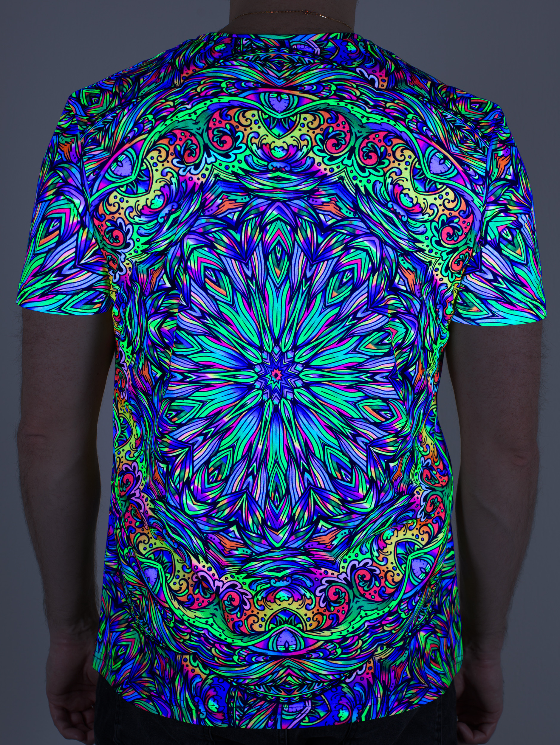 Ультрафиолетовая «Неоновая» Футболка L «Blacklight Mandala» Unisex