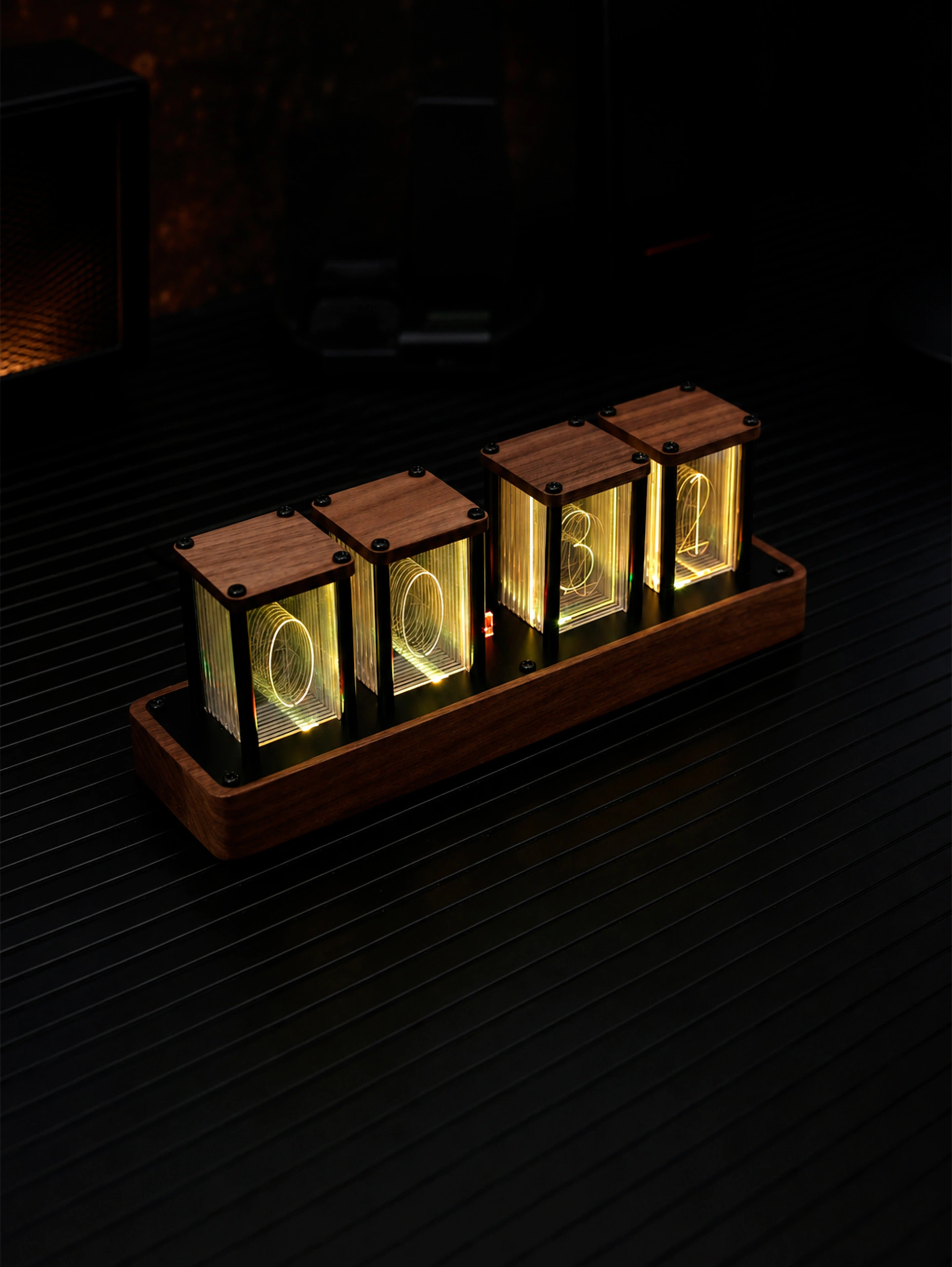Настольные светящиеся RGB ретро-часы (21,6x7,5х6 см)