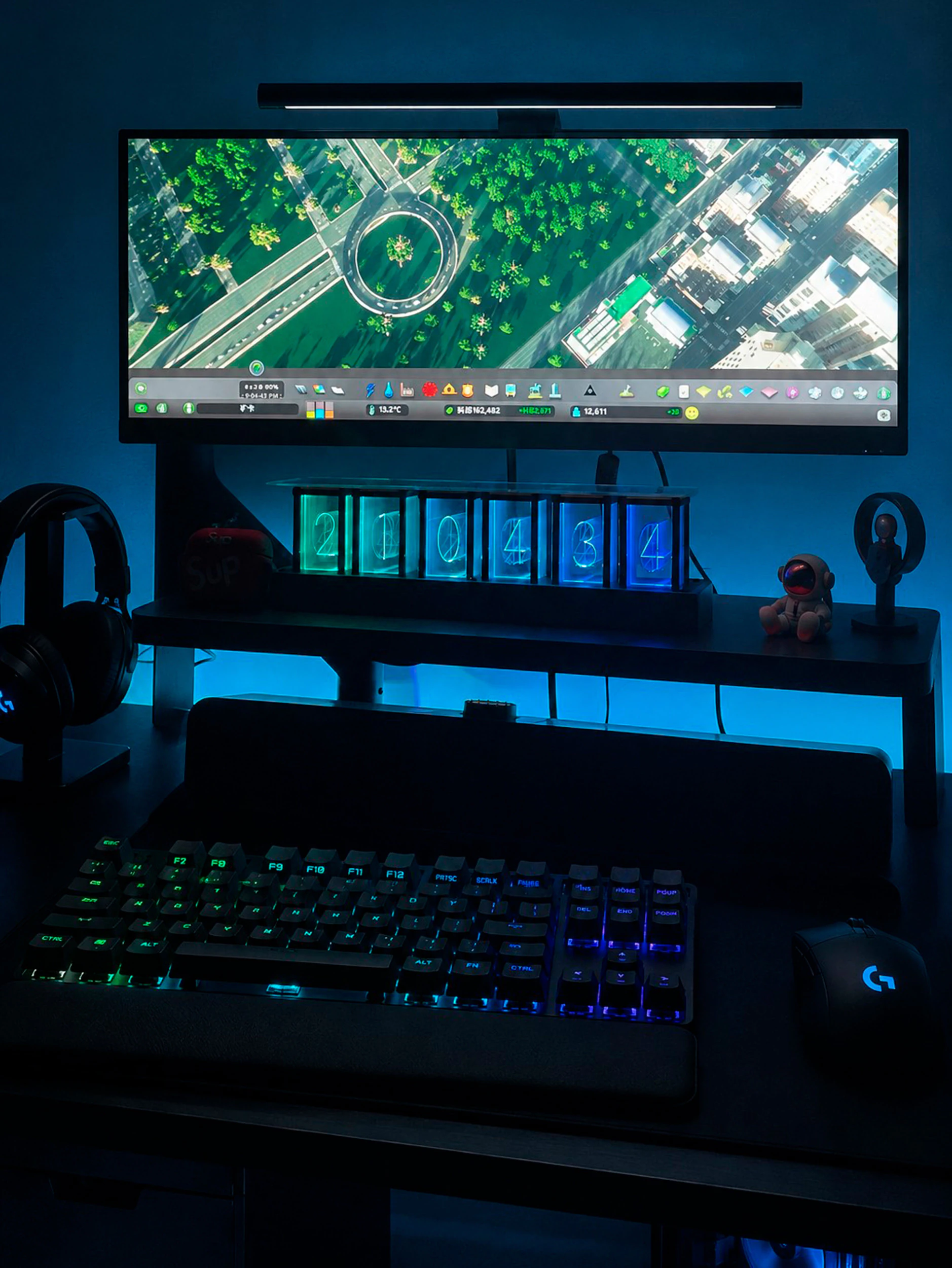 Настольные светящиеся RGB ретро-часы (28x7х6 см)