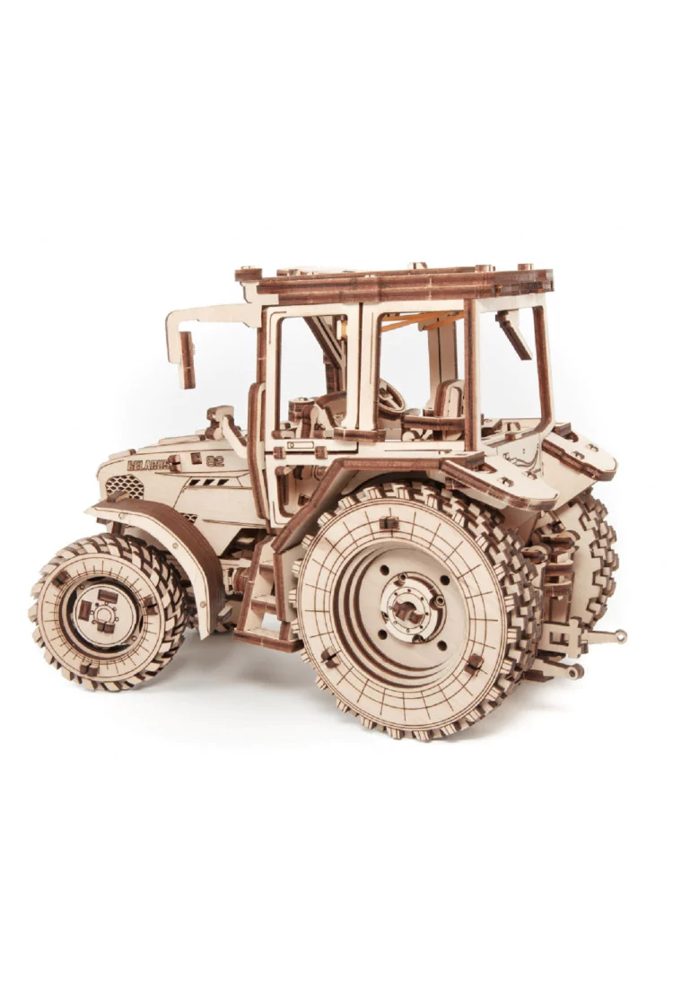Сборная модель деревянная 3D EWA Трактор Беларус 82