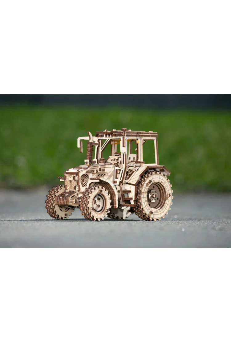 Сборная модель деревянная 3D EWA Трактор Беларус 82