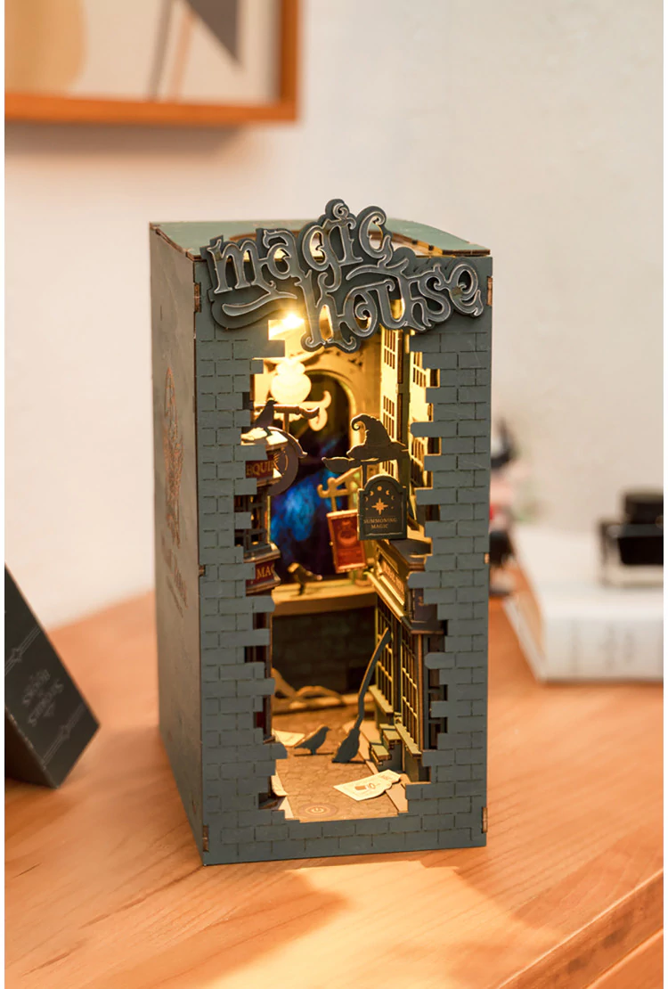 Деревянный конструктор - книжный уголок Волшебный Дом Robotime Rolife Magic House