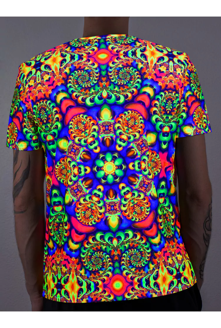 Ультрафиолетовая «Неоновая» Футболка M «Fractal Light» Unisex