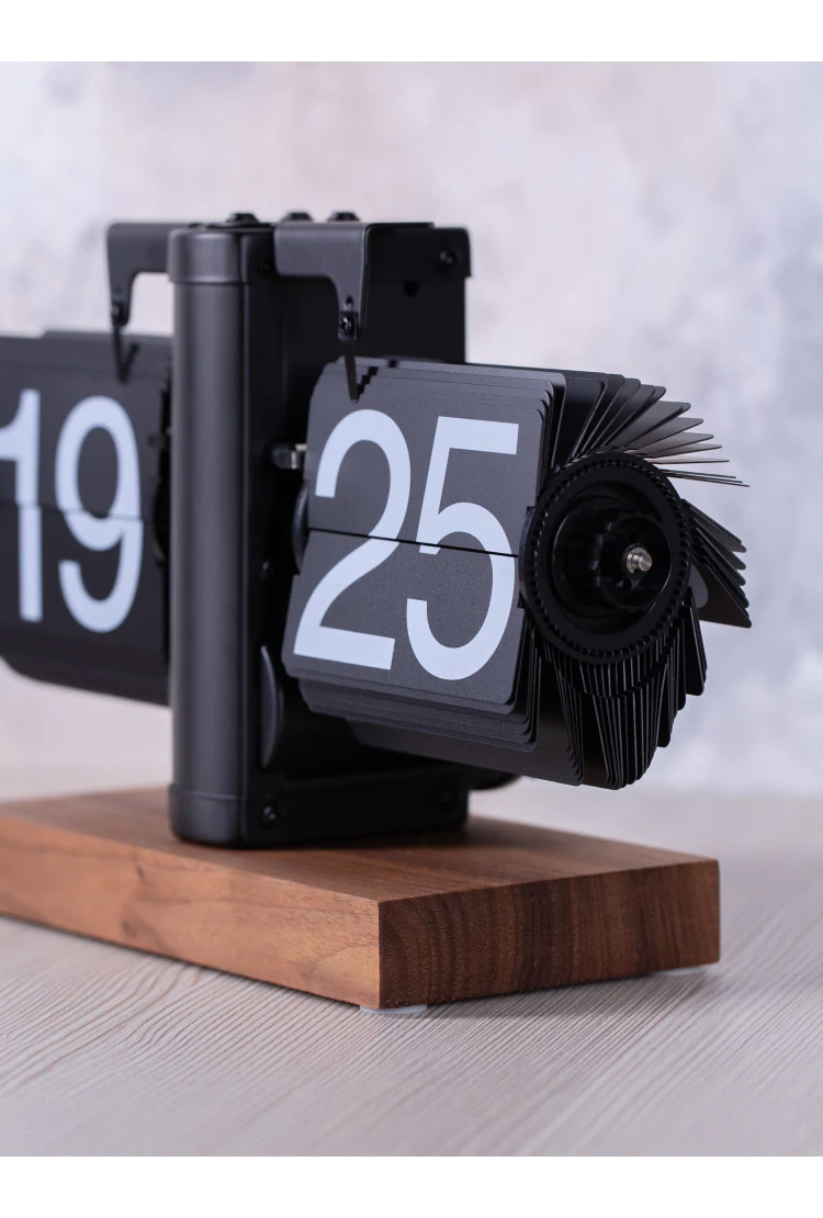 Классические перекидные часы Flip-Clock на деревянной подставке, 14х20х9, Black
