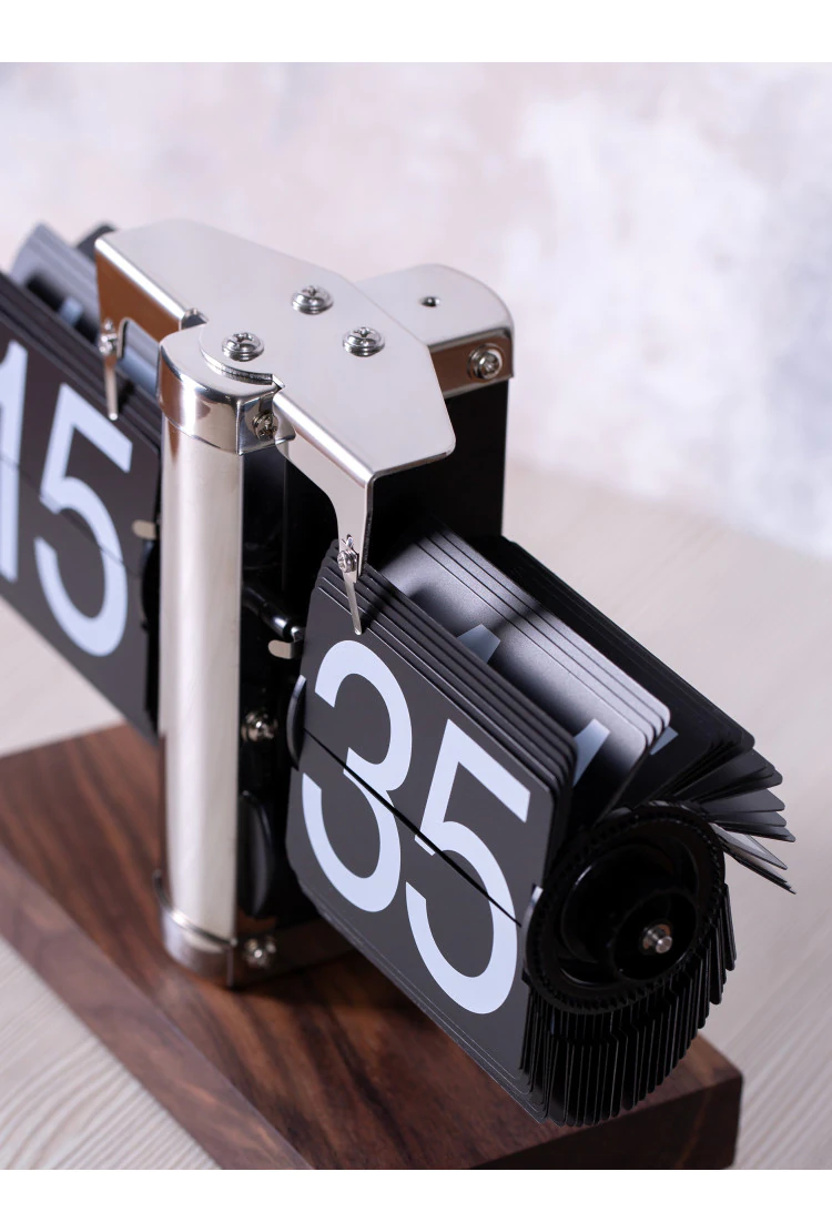 Классические перекидные часы Flip-Clock на деревянной подставке, 14х20х9, Chrome