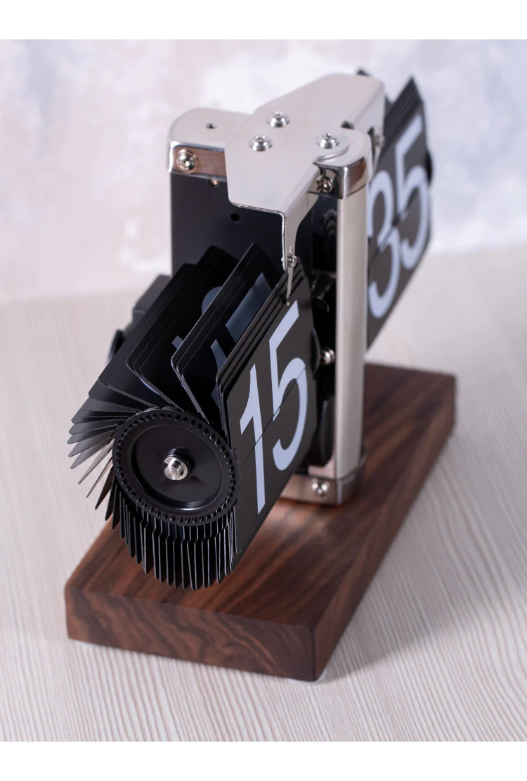 Классические перекидные часы Flip-Clock на деревянной подставке, 14х20х9, Chrome