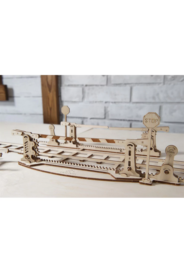 Сборная модель Ugears Переезд (с рельсами)